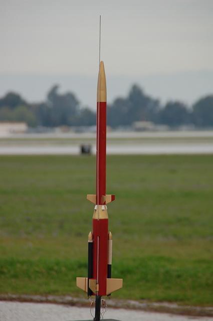 DSC_1995.JPG - Krystal ready for launch. The brown shroud around the pods on the booster are zipper repairs.